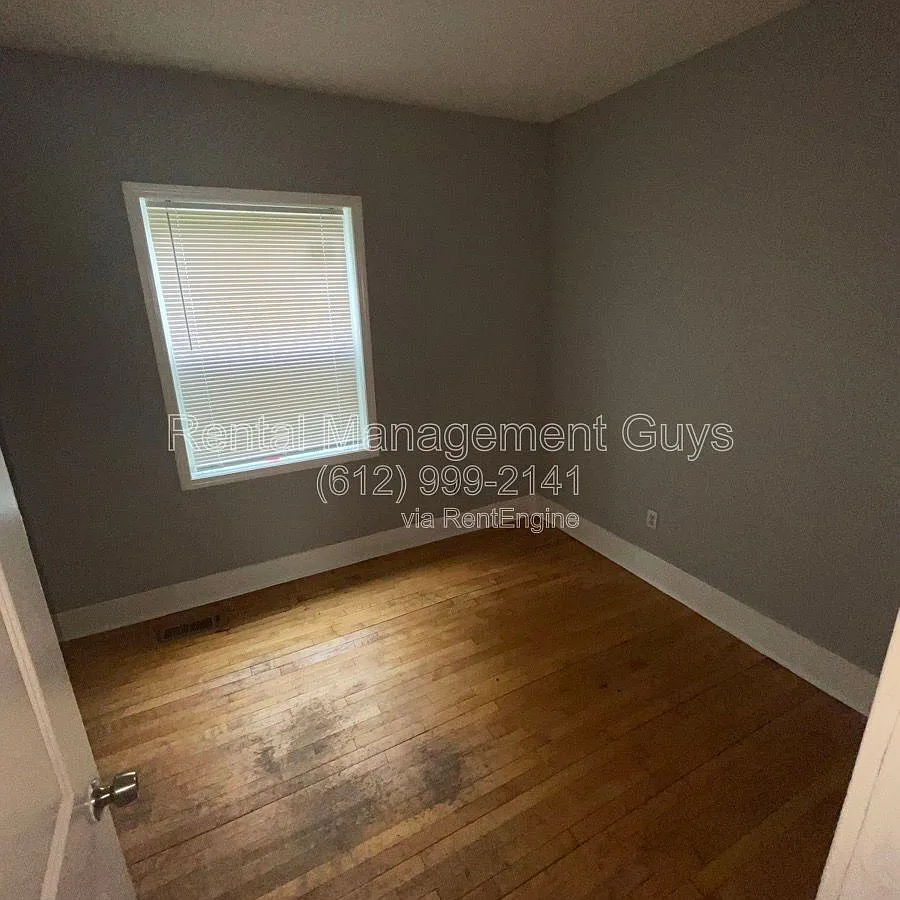 4 bed, 1.0 bath, $2,100 — Photo 3