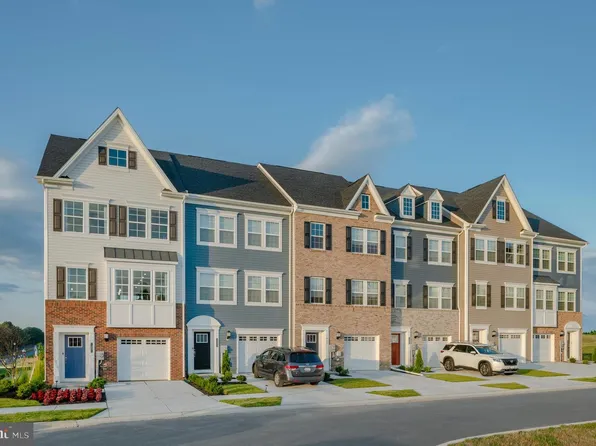 1401 Clingmans Dome Dr, Frederick, MD 21702