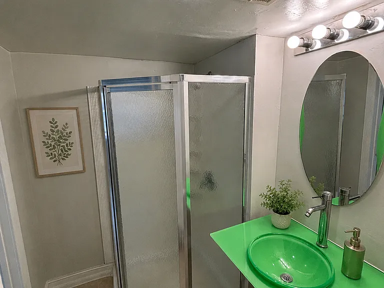 Bellagio Apartments — Photo 13