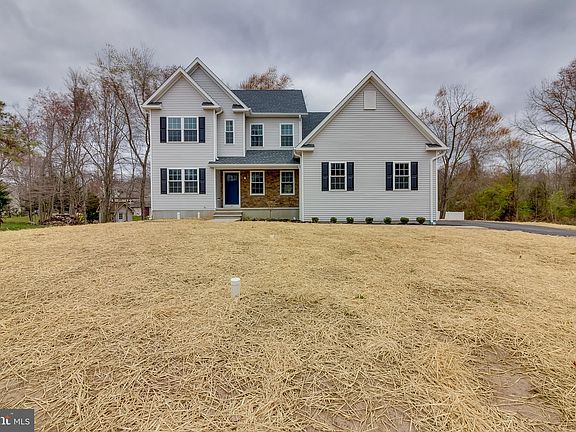 3rd image of 57 Fountain Blvd