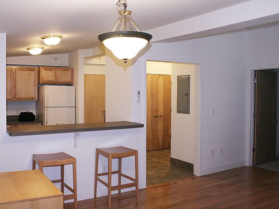 3rd image of 33 Crosby St #33D-1