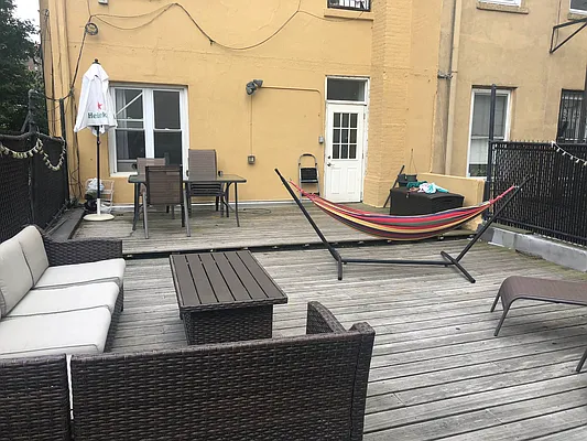 Rented by REAL New York | media 24