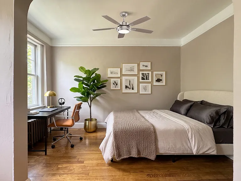 457 W 21st St #2D — Photo 3