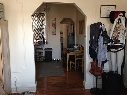 Rented by Premier Metro Realty Corp | media 46