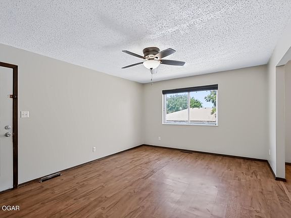 4th image of 415 W Spring St #A