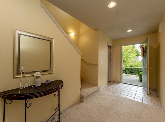 3rd image of 4802 Nassau Ave NE APT 12