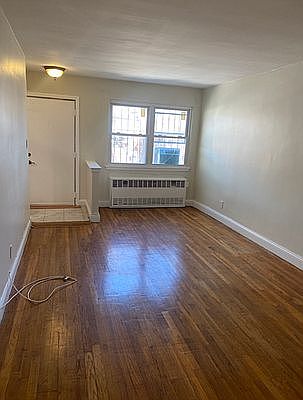 4th image of 722 E 102nd St #2