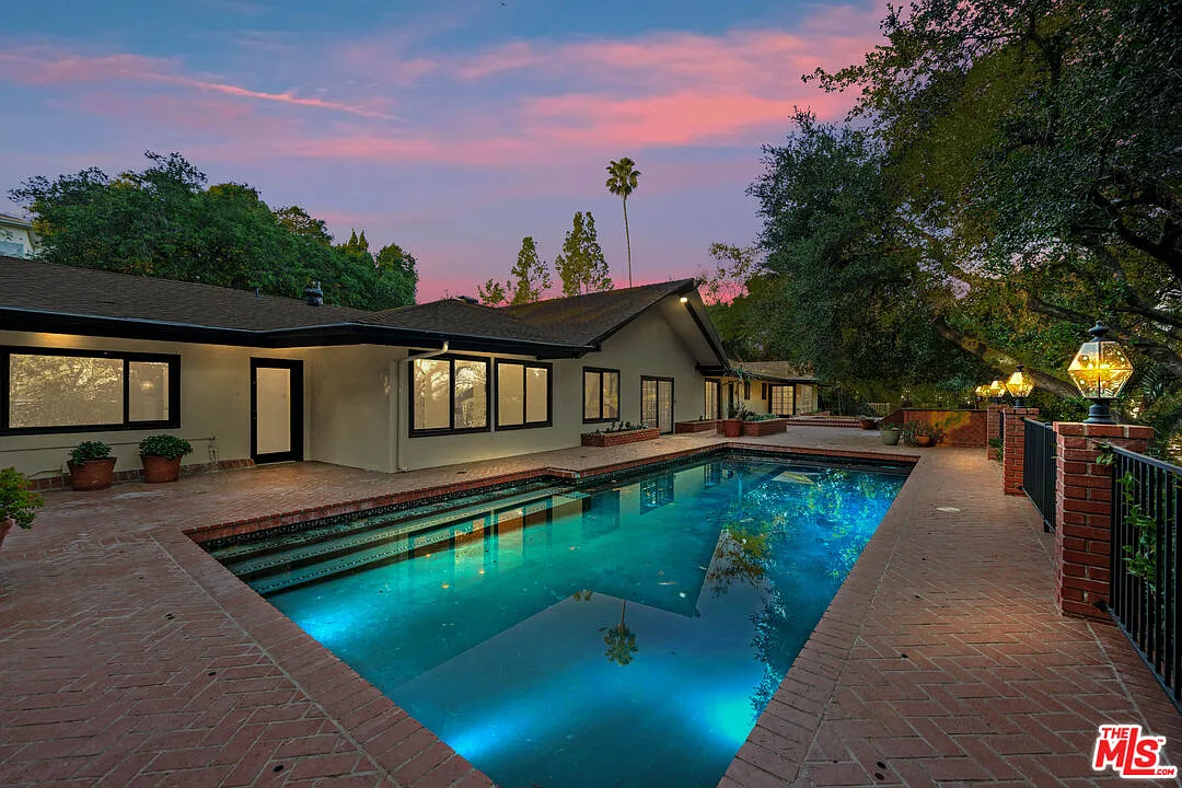5 bed, 4.0 bath, 4205 sqft, $14,970 — Photo 1