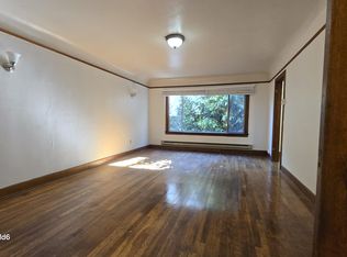 612 1st Ave W APT 204, Seattle, WA 98119