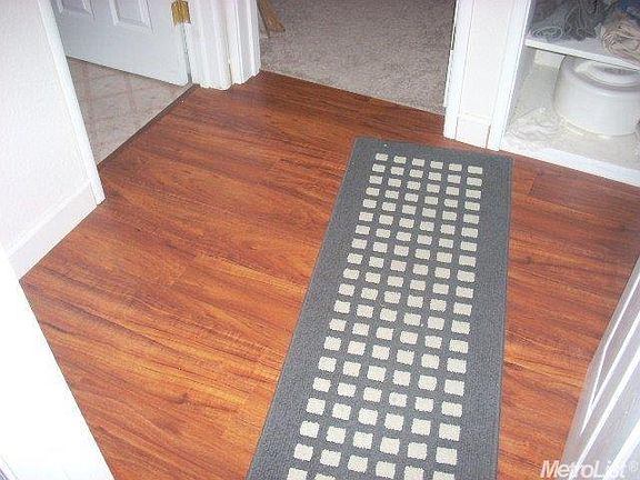 5th image of 2448 Parkwood Dr