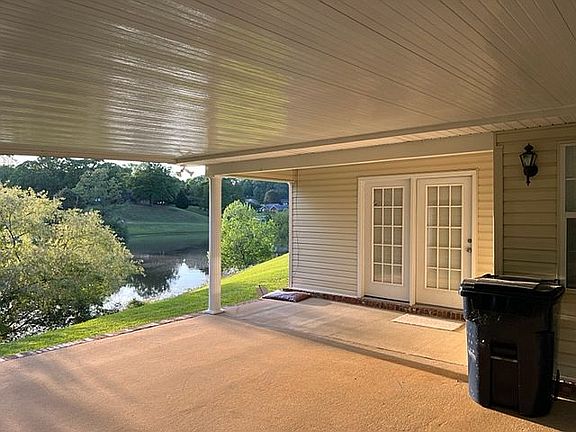 4th image of 8518 Meadowlake Village Dr