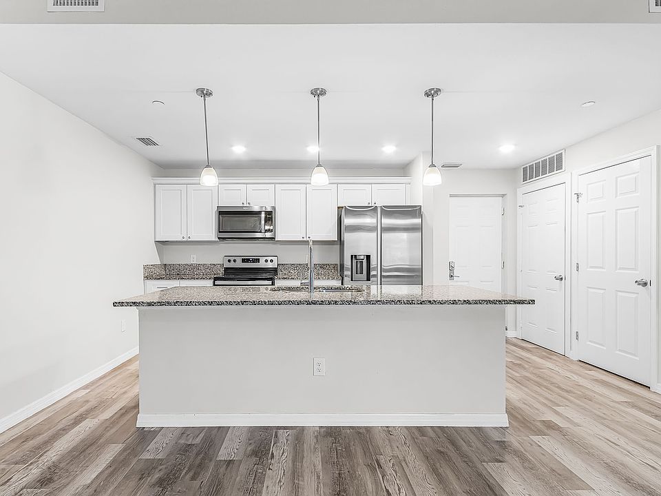 1st image of 2771 Royal Palm Ave #935bdaccc