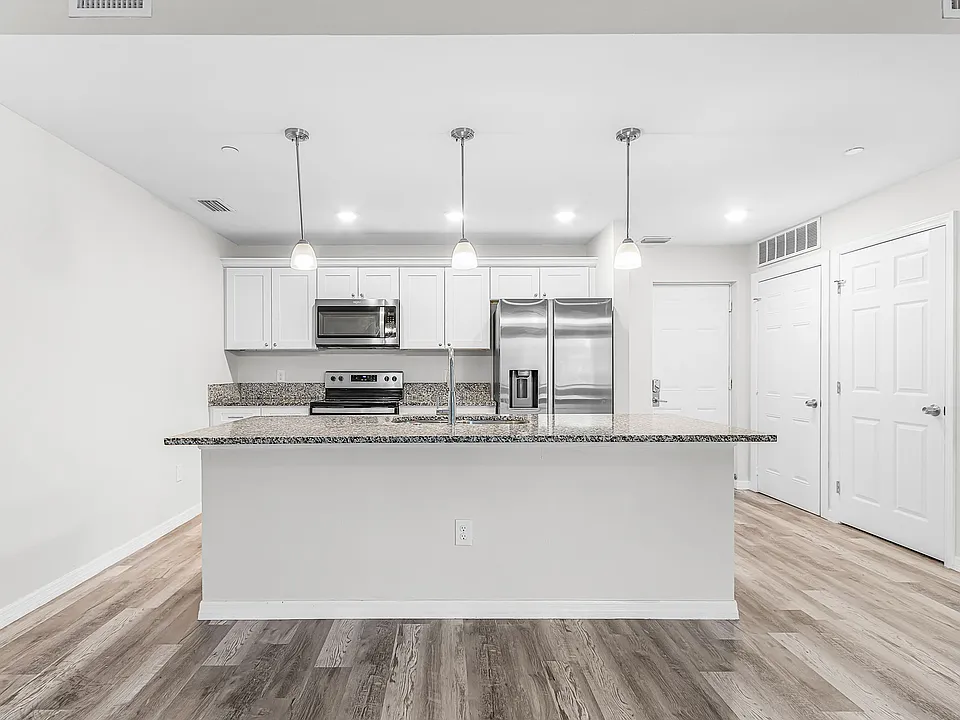 Royal Palms Apartments