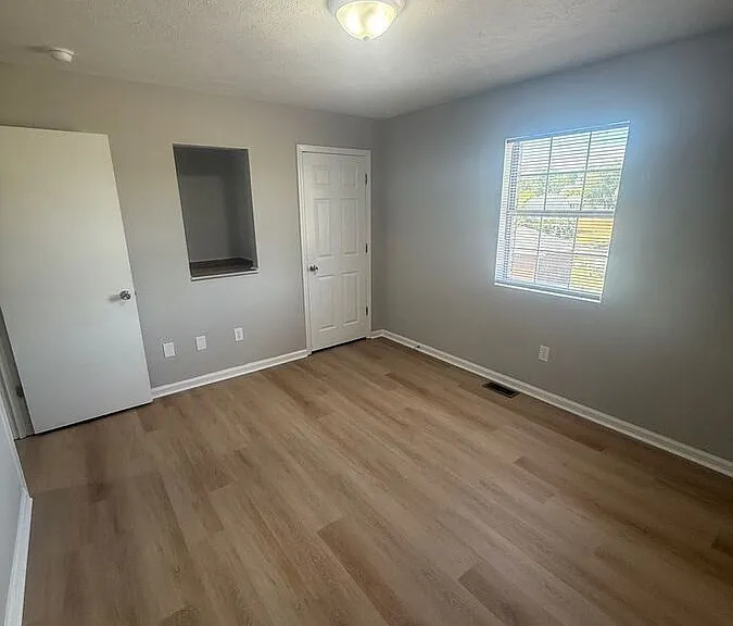 31 Hurley St #10 — Photo 12