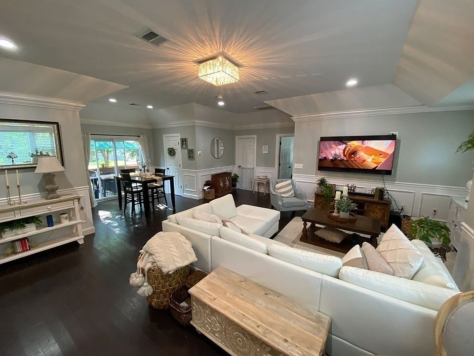 1st image of 34 Drinkwater Ave #2