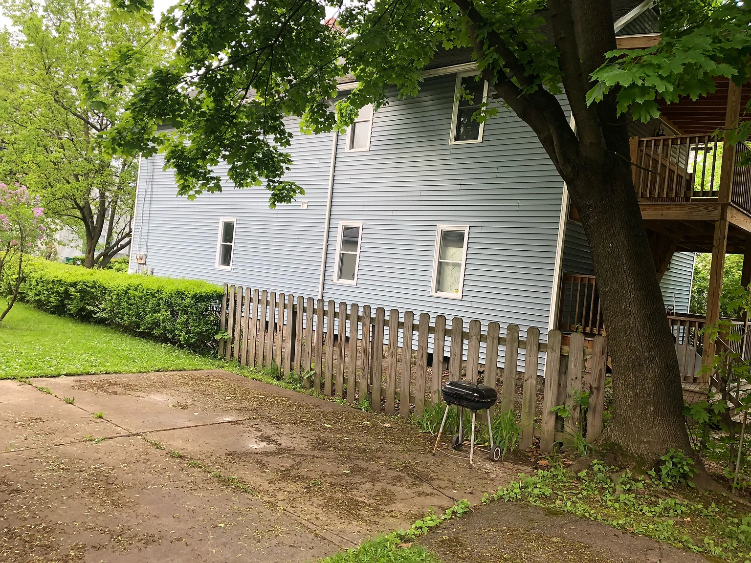 7 Seminary Ave — Photo 2