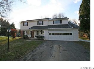 21 Snowberry Cir, Penfield, NY 14526
