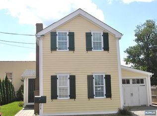 406 Highland Ave, Wyckoff, NJ 07481