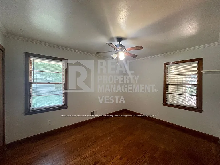2670 Pierce Dr N — Photo 8