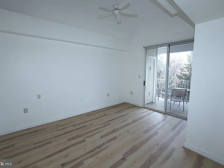 1641 International Dr #410 — Photo 8