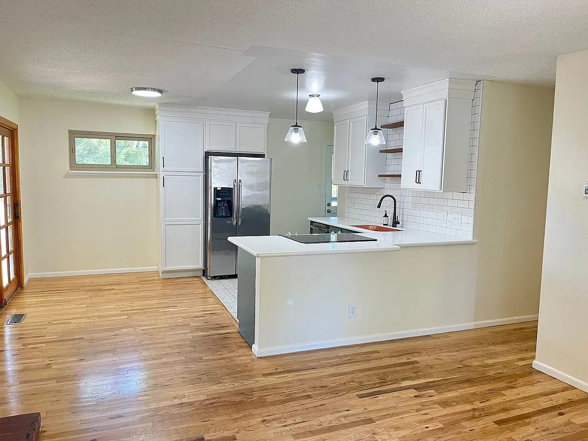Building Photo - 1280 Rayburn Dr