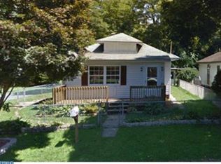 504 6th St, Roebling, NJ 08554