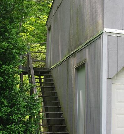 Side of Garage-Barn