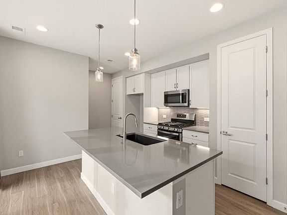 5th image of 23592 E 5th Dr