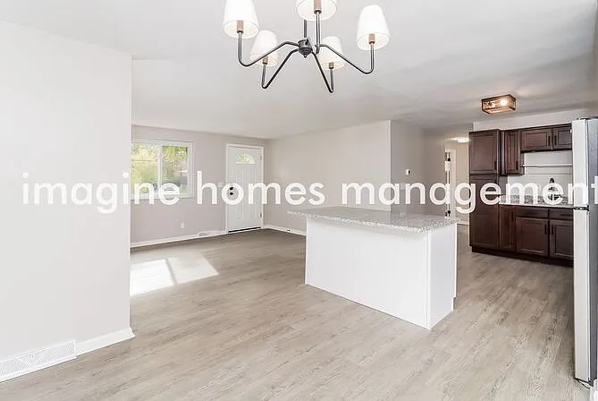 3 bed, 2.5 bath, 1325 sqft, $2,185 — Photo 4
