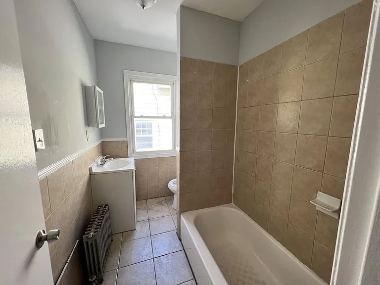 229 Alexander St #2 — Photo 12