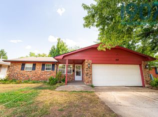 1618 Village Dr, Norman, OK 73071