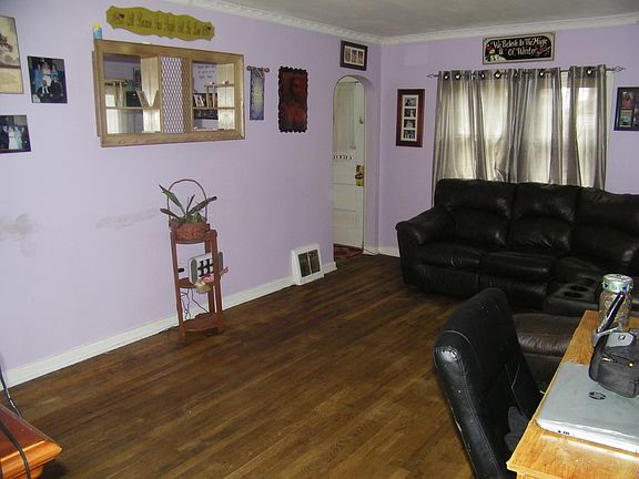 4th image of 2710 Cleveland Ave