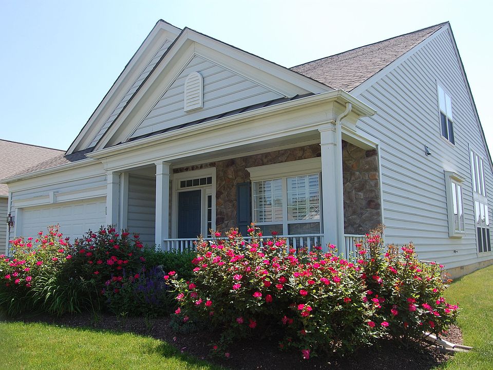 1st image of 102 Lantana Dr