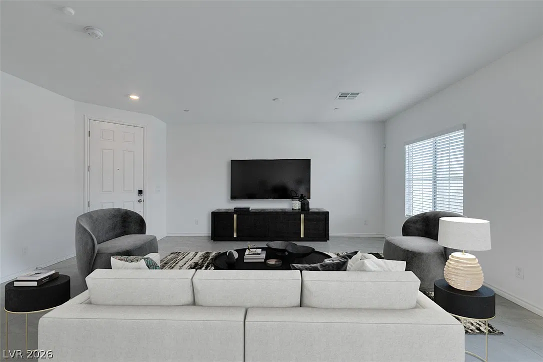 3 bed, 2.5 bath, 1640 sqft, $2,200 — Photo 4