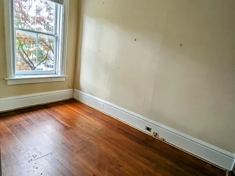 1332 Broadway St — Photo 8