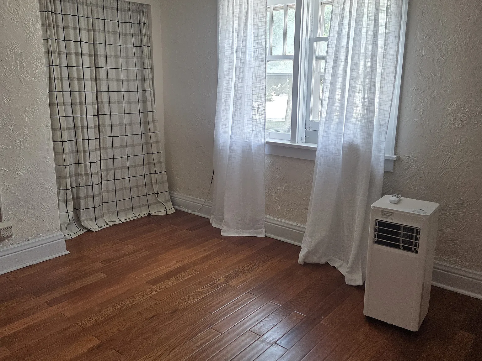1 bed, 5500 sqft, $825 — Photo 4