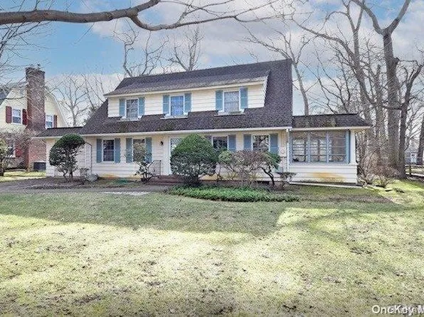 16 Woodbine Avenue, Merrick, NY 11566