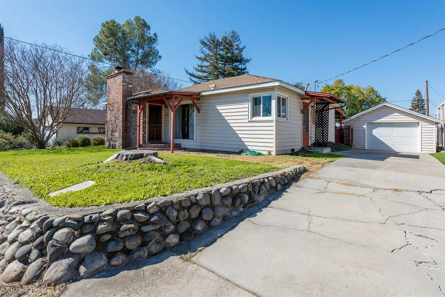 302 Keehner Ave photo 1