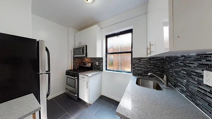 Rented by Bond New York | media 15