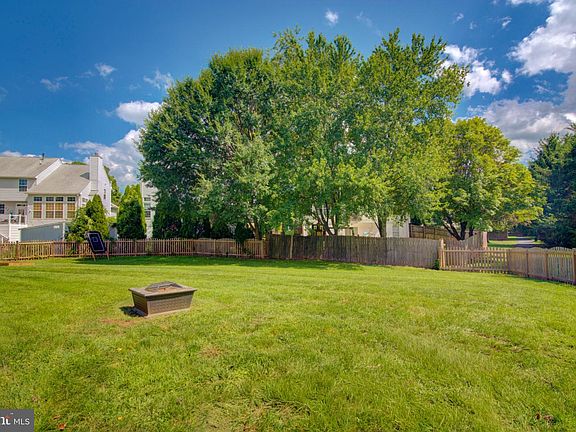 3rd image of 108 Haversack Ct NE