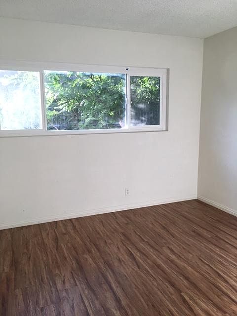 1st image of 609 W Bellevue Dr APT D