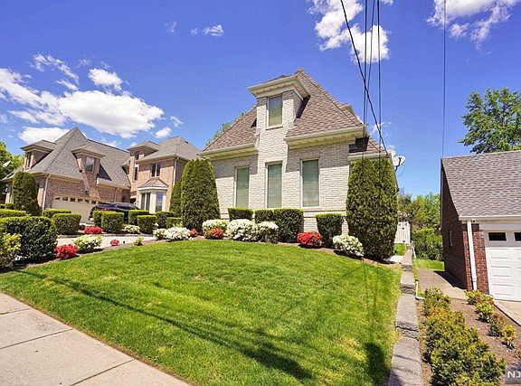 5th image of 211 Westview Ave