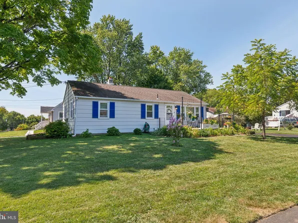 209 Cedar Ave, Horsham, PA 19044