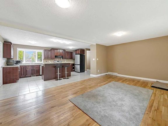 3rd image of 4616 S 45th St