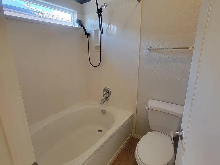 2202 Margarita Dr SE — Photo 30