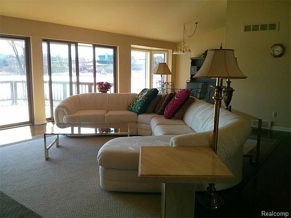 3rd image of 138 Overlake Dr