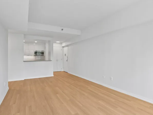 75 West End Avenue image 1 of 20
