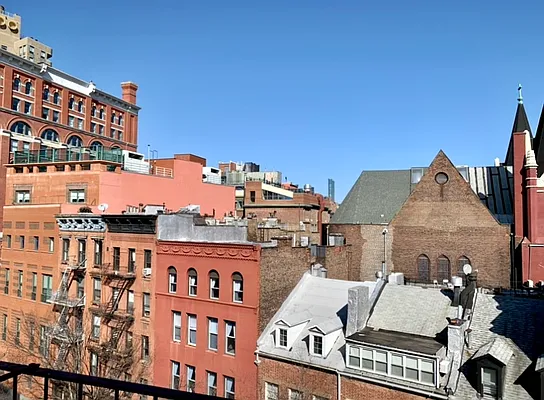 Rented by Compass | media 32