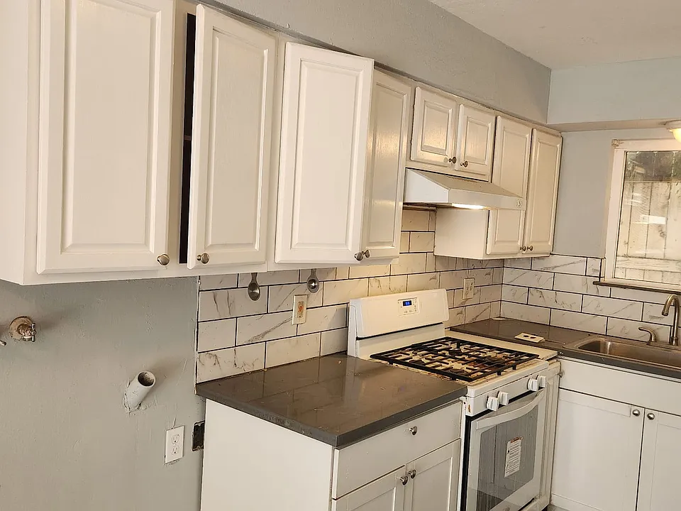 5 E Saginaw Way #202