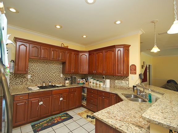 They have upgraded with beautiful granite and double ovens in the kitchen!
